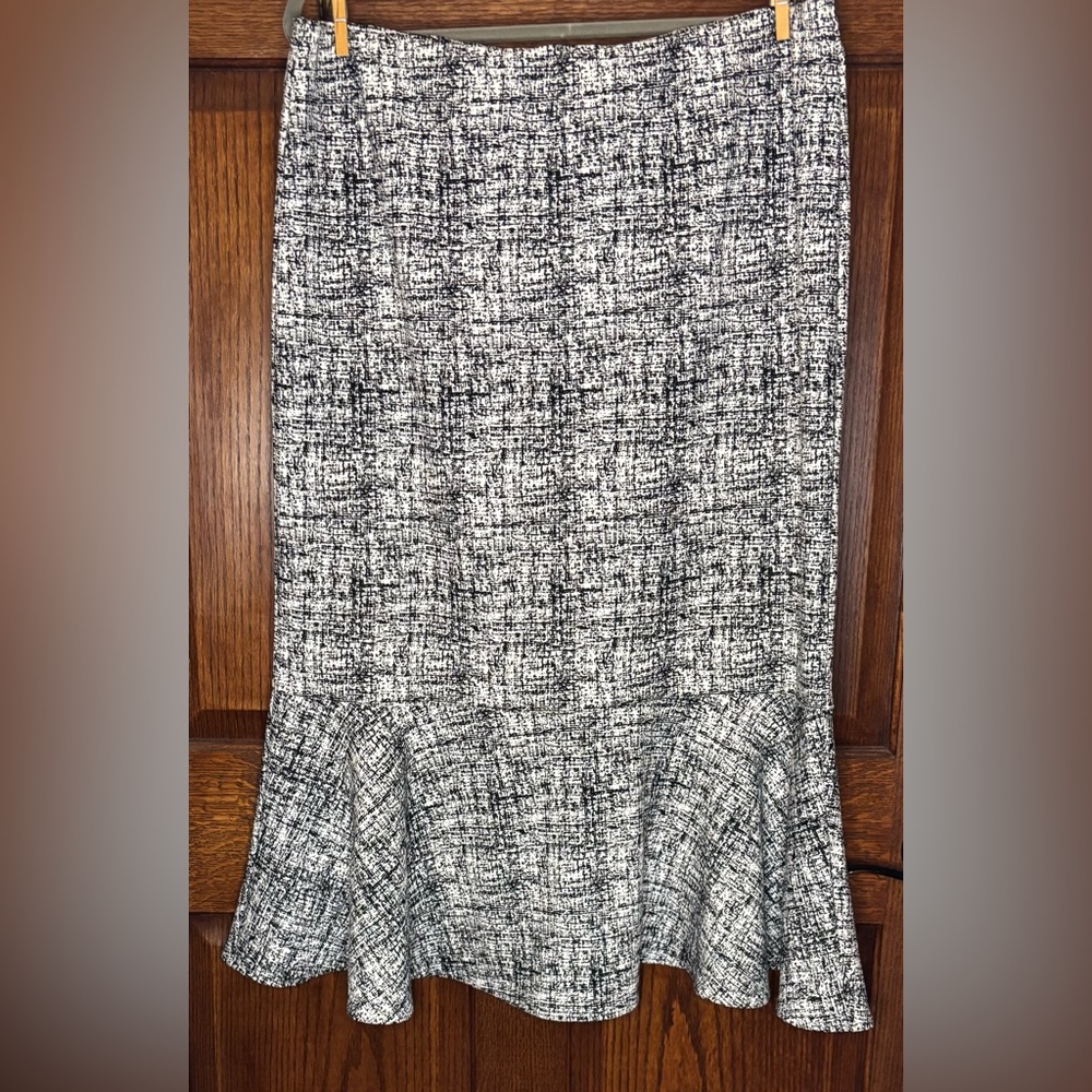 Women's Black & White Tweed Pencil Skirt with Flounce Hem